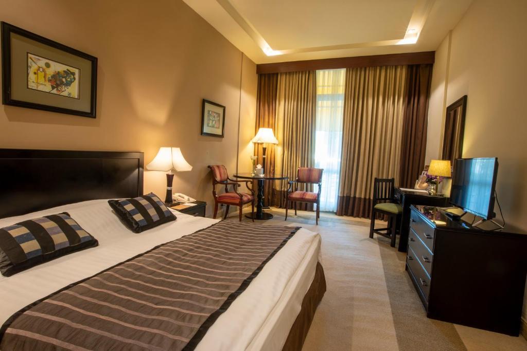 Century Park Hotel Amman Exterior photo