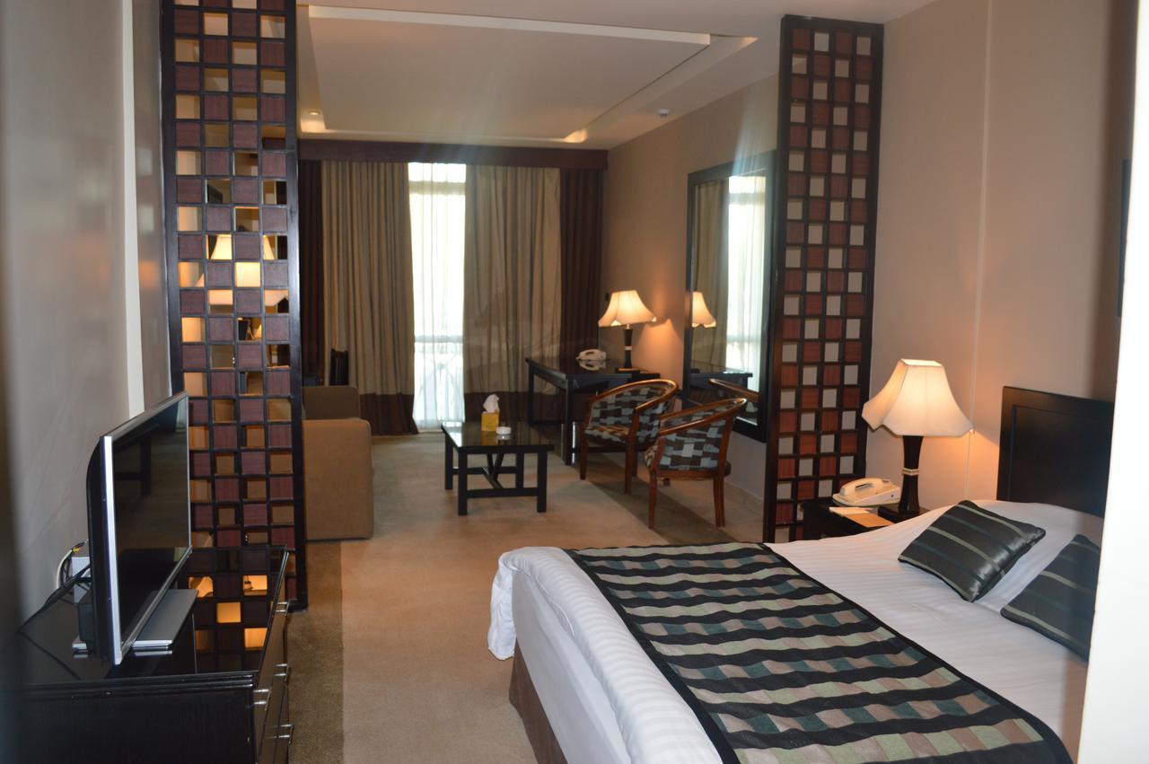 Century Park Hotel Amman Room photo